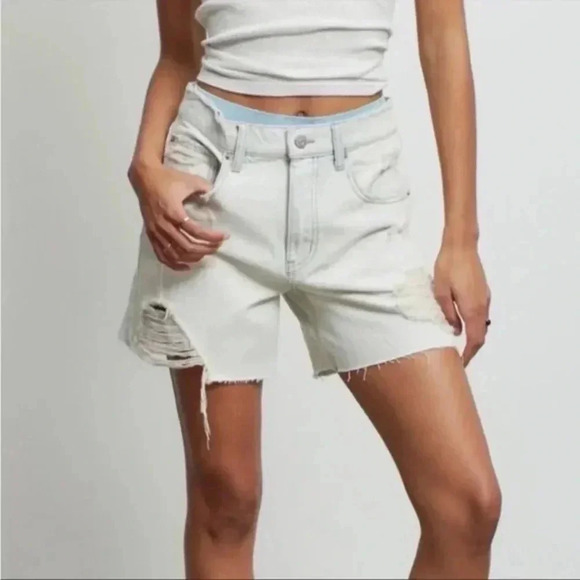 NWT BDG Shorts 25 Urban Outfitters Dropped Waist Destroy - Picture 3 of 4
